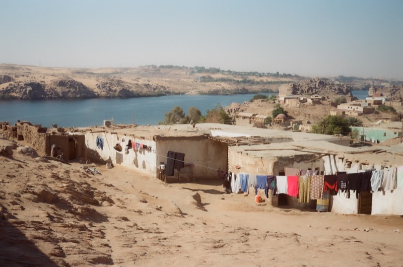 Houses and drying laundry in the Nubian village